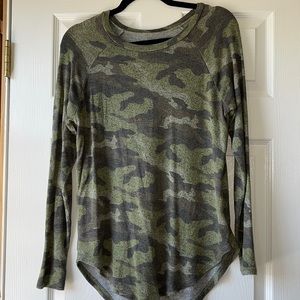 American Eagle Camo Shirt Size XS